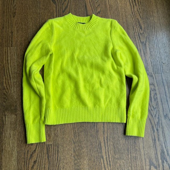 Banana Republic Sweaters - Banana Republic XS/S Crew-Neck Sweater in Citron